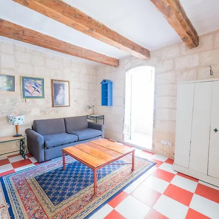 Cute Townhouse With Distant Sea View Apartment Valletta